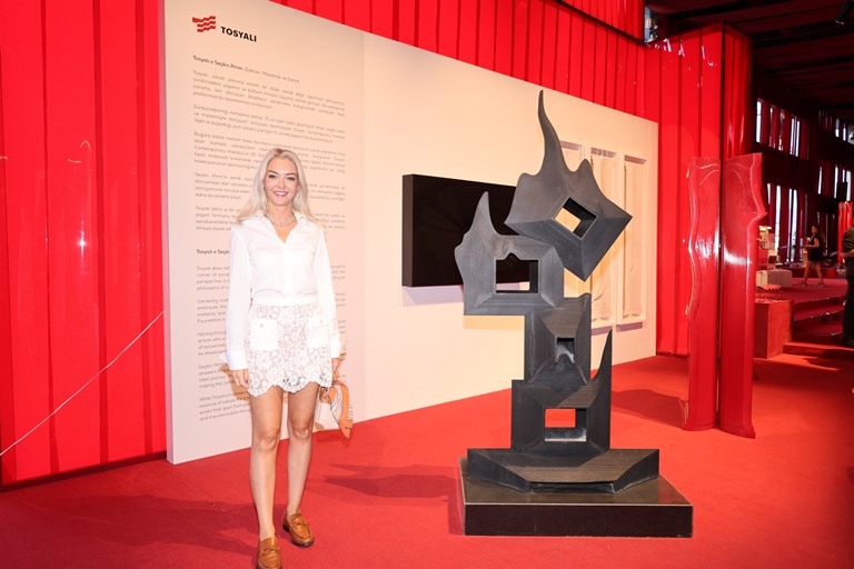 Özgecan Tosyalı, Contemporary Istanbul’u Ziyaret Etti Özgecan Tosyalı, Contemporary Istanbul’u Ziyaret Etti